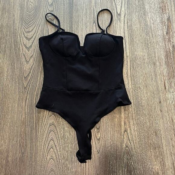 NWOT Guess Los Angeles Black Corset Bodysuit V-Underwire Spaghetti Straps Sz M - Picture 1 of 5